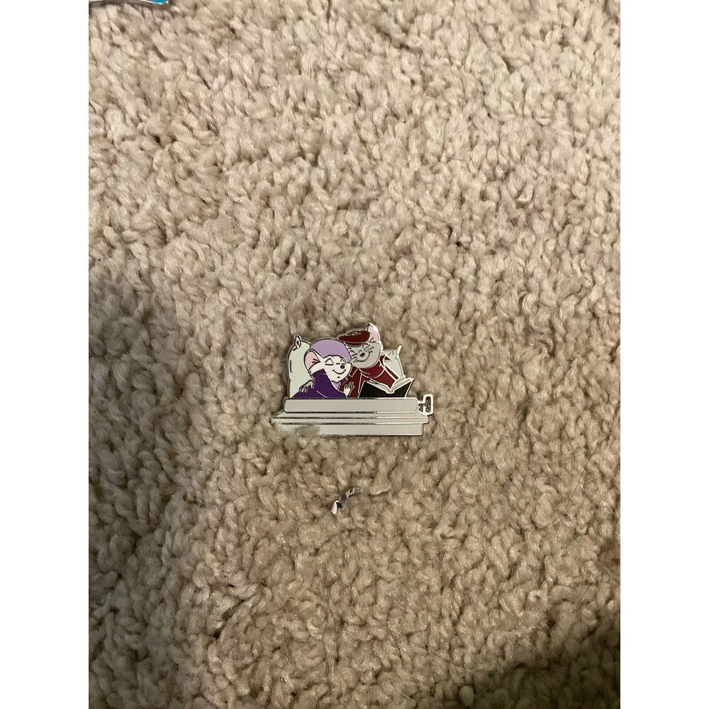Disney Pin Bianca & Bernard Sleeping Sweet Dreams Mystery Collection Rescuers